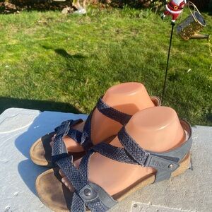 Taos Trulie Strappy Leather Navy Blue Low Wedge Sandals Comfort Shoes Sz 41/10